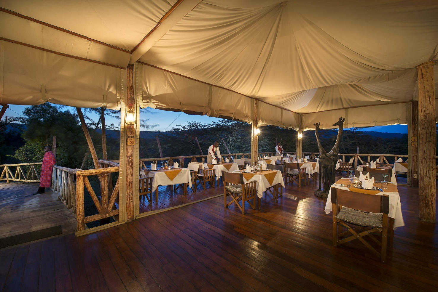 肯尼亚两大国家公园+奈瓦沙11日跟团游(6钻)·