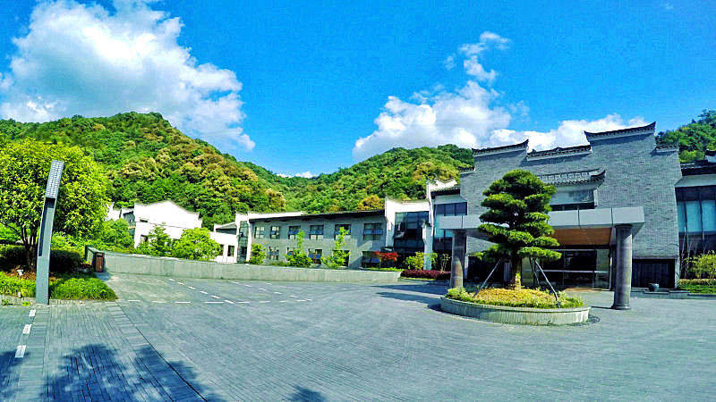 三清山画家村度假酒店1晚(最美酒店)+赠送金沙