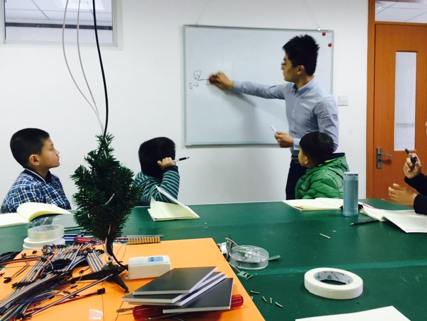 小小发明家_成都完美动力cg培训学校