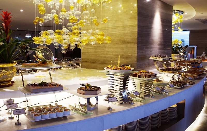 1.30开业特惠!佛山华美达酒店2晚+根据礼盒赠送双人晚餐\/ 花卉世界门票\/ 英式下午茶\/ 港式晚餐下午茶+双人盖亚西餐厅自助早餐+欢迎水果+免费WIFI+免费停车场!开业当天自助晚餐海鲜升级，化妆酒会酒水任饮!-【携程自由行景酒套餐】