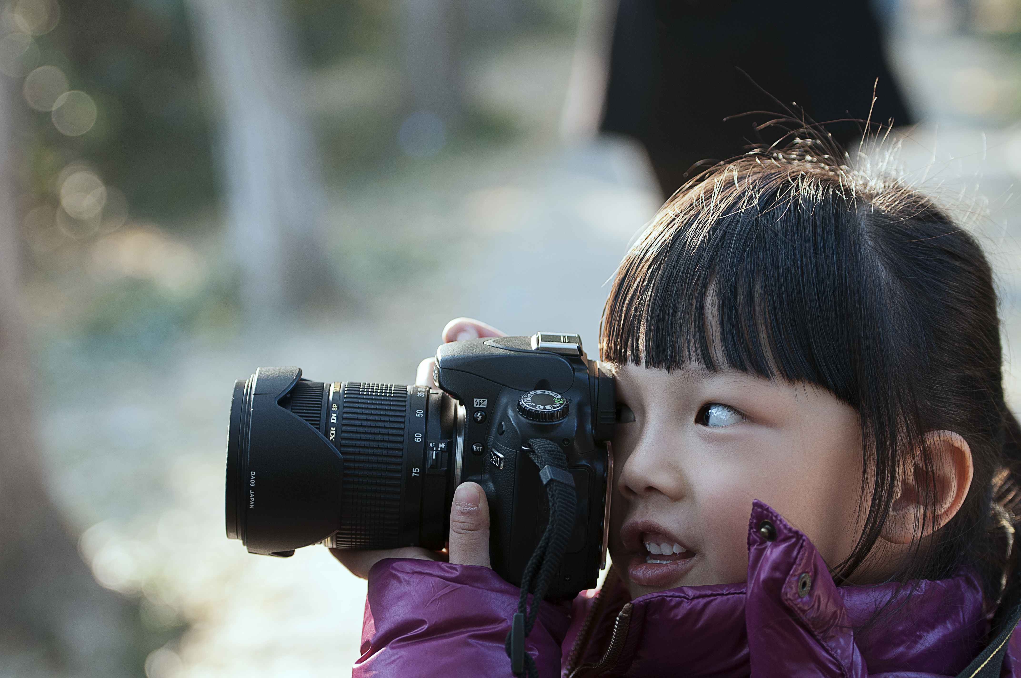 儿童摄影课程--金色银杏林里的创意全家福-【携程旅游】