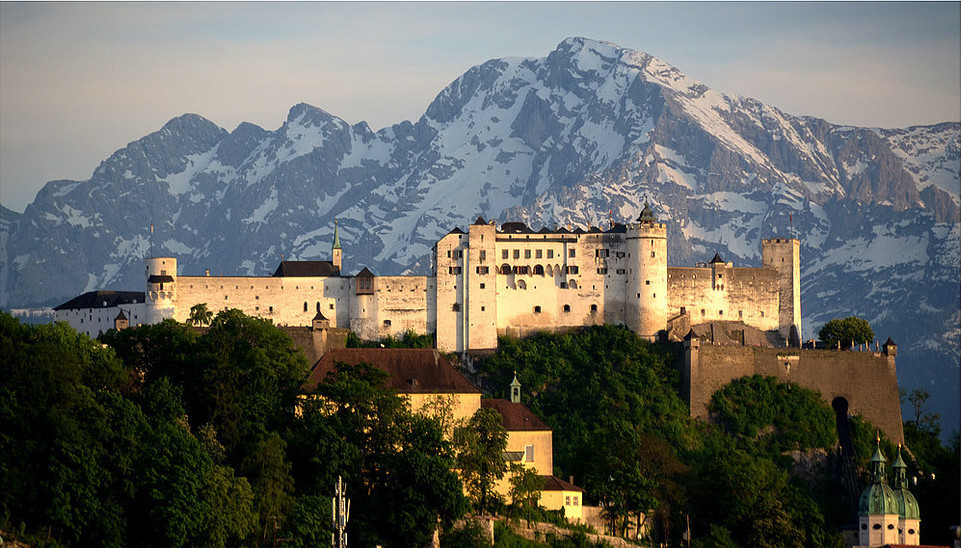 奥地利+捷克+匈牙利11日9晚跟团游(4钻)·深度
