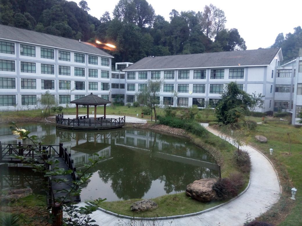 龙虎山旅游怎么样,龙虎山旅游好玩吗