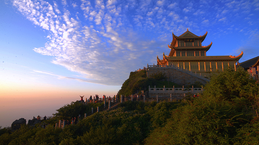 赏雪游·峨眉山2日1晚跟团游·尊爵峨眉山 乐山大佛 纯玩0购物 准四住宿-【携程旅游】