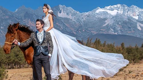 云南+丽江+玉龙雪山+香格里拉+泸沽湖8日7晚