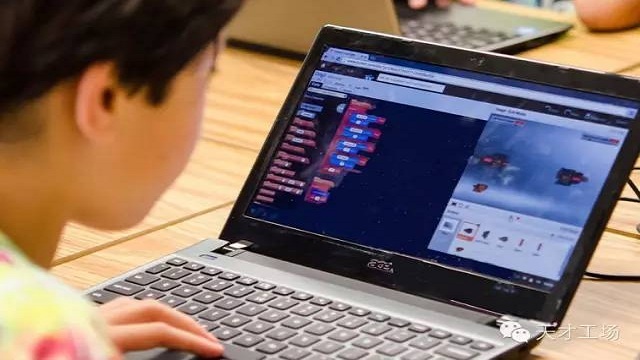 元旦0基础学编程:DIY新年电子贺卡