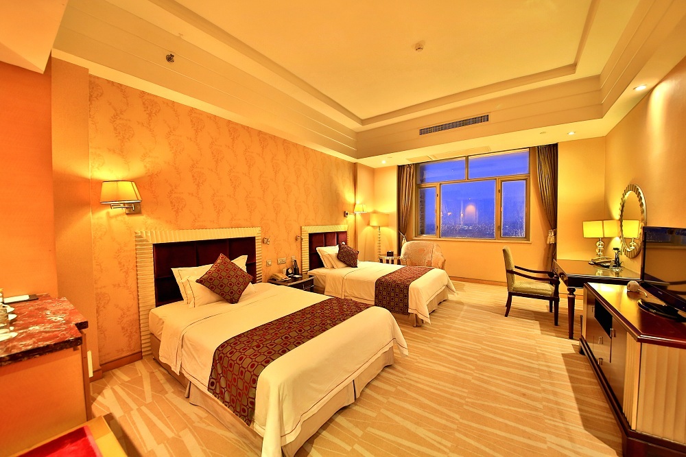 子互动+池畔灯笼赏月大会(赠送灯笼1个)+猜灯