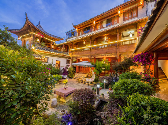 大研古镇内精品人气客栈!丽江云景别院2晚,可加购丽江精华景点(木府\/玉龙雪山直通车)门票·近半山阁,周边环境清雅、景色宜人 -【携程自由行景酒套餐】