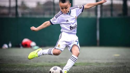 足球训练营 我是下一个小球星