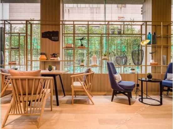 杭州玉泉亚朵酒店+免费停车场+免费WIFI·靠