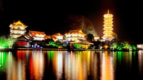 桂林+阳朔+漓江3日2晚跟团游·VIP独立包车游+宿维也纳印象刘三姐两江四湖-【携程旅游】