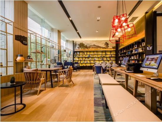 杭州玉泉亚朵酒店+免费停车场+免费WIFI·靠