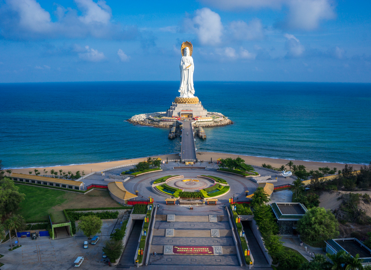 南山寺介绍   海南省三亚市南山寺,位于海南省三亚市以西40公里