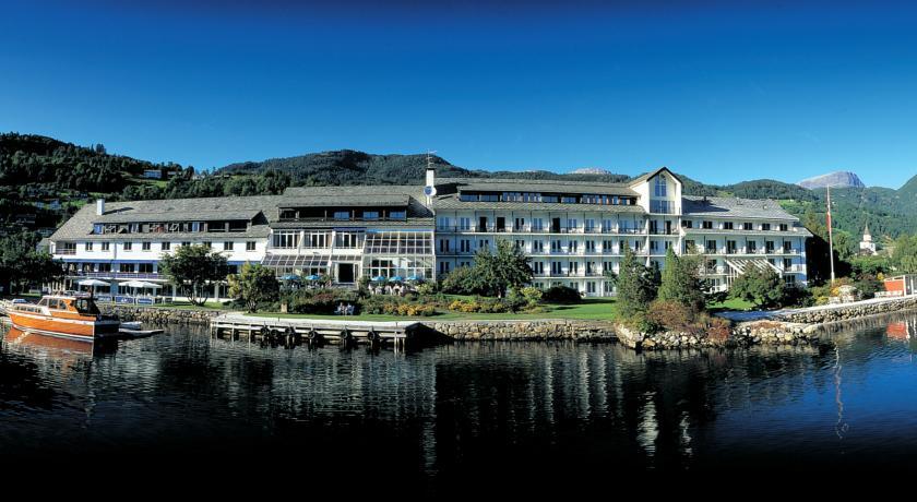 冰岛+芬兰+瑞典+丹麦14日12晚跟团游(4钻)·