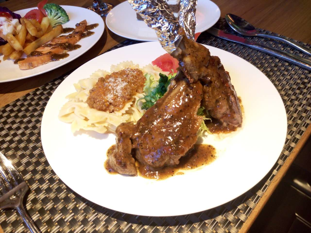 州东方盐湖城虫二客栈3晚+东方盐湖城门票·