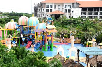 巴厘岛新库塔乐心登酒店预订及价格查询