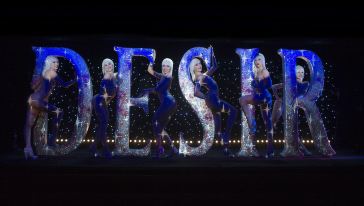 【惊艳夜生活】法国巴黎地道餐厅的疯马秀+晚