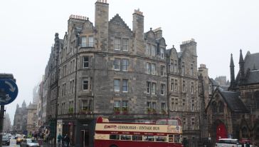 【送3大著名景点门票】英国爱丁堡随上随下观