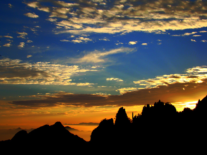 黄山旅游线路攻略_上海到黄山自助游_自由行