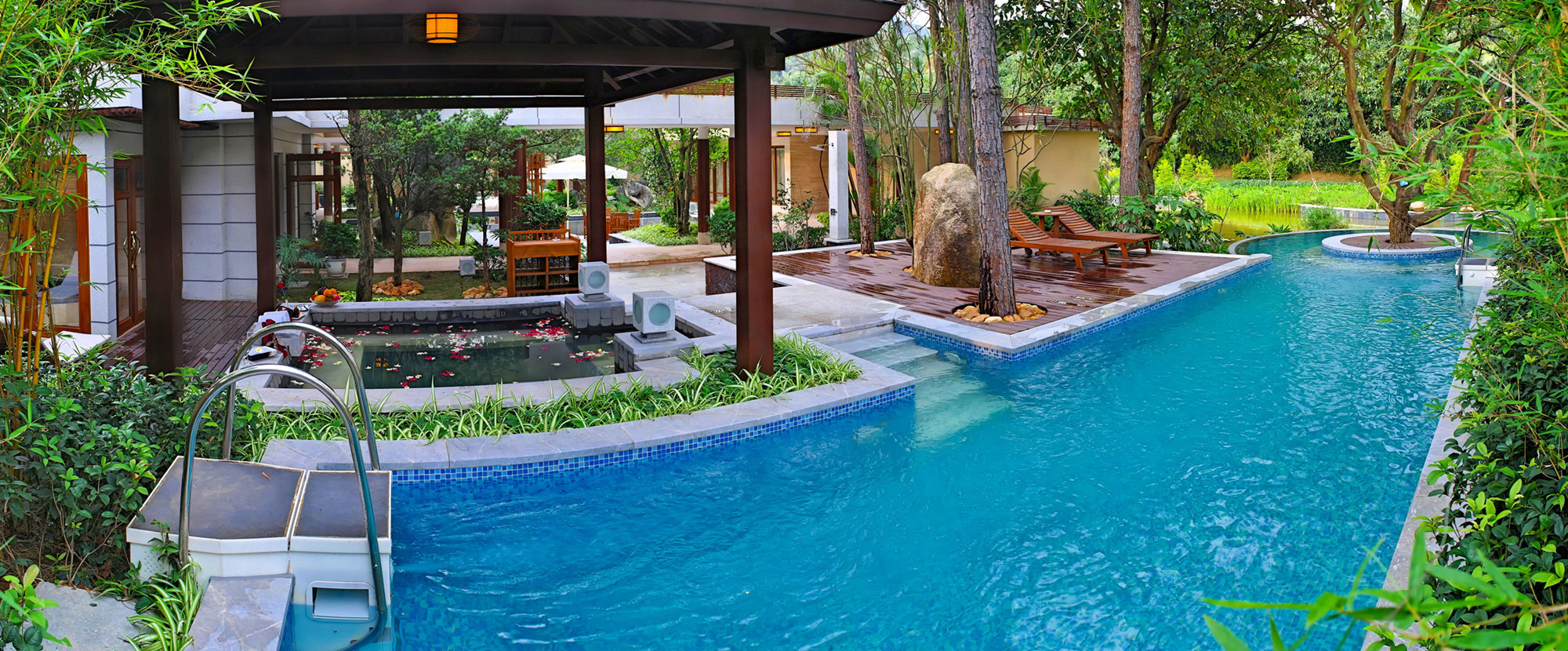 中山利和希尔顿酒店或喜来登酒店等5家酒店任选1晚+双人豪华自助晚餐 · 【五星自助晚餐大赏】【广发日专享】-【携程自由行景酒套餐】