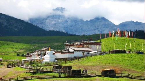 赏花游·昆明+大理+丽江4日3晚跟团游·春暖