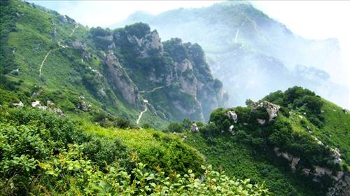 白石山山势险峻,高耸,保定2日跟团游(3钻)·白