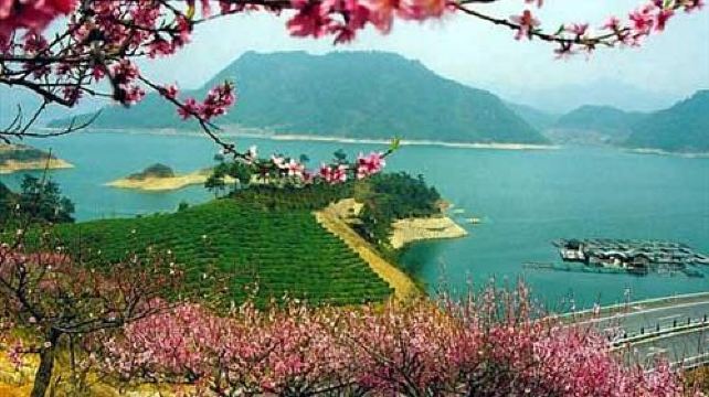 清远飞霞山+新银盏温泉+笔架山溯溪探险巴士