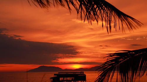 包吃住路费么,三亚旅游