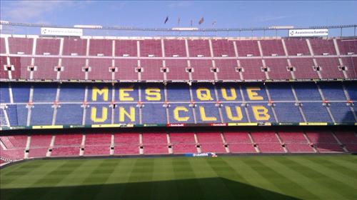 西班牙桃乐斯美酒+诺坎普球场+达利奇幻艺术