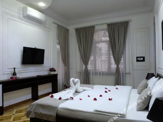 S&L Boutique Hotel Room Type - Suite with Spa Bath and Balcony S&L Boutique Hotel Room Type - Suite with Spa Bath and Balcony