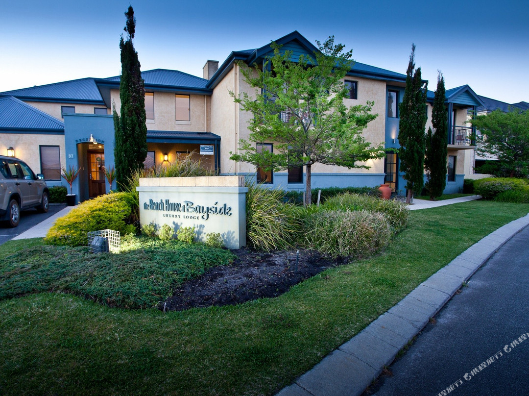 奥尔巴尼酒店住宿-湾畔海滩酒店