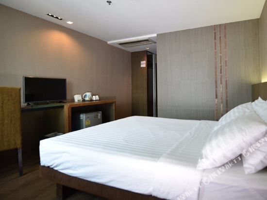 Bangkok City Hotel Room Type - Deluxe Twin Room