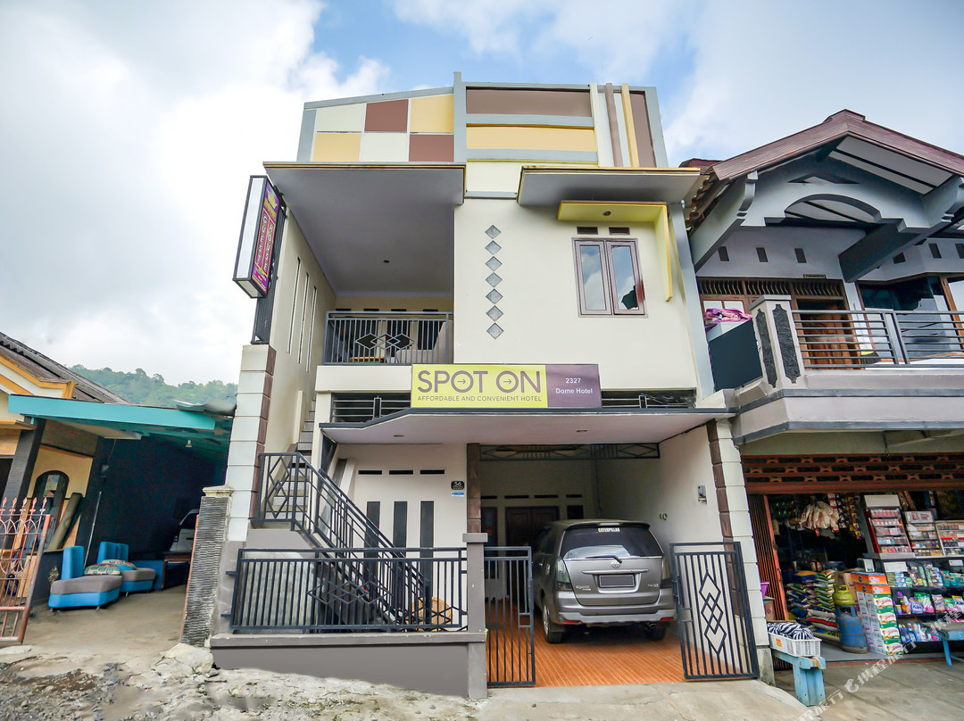 2327 圆顶酒店