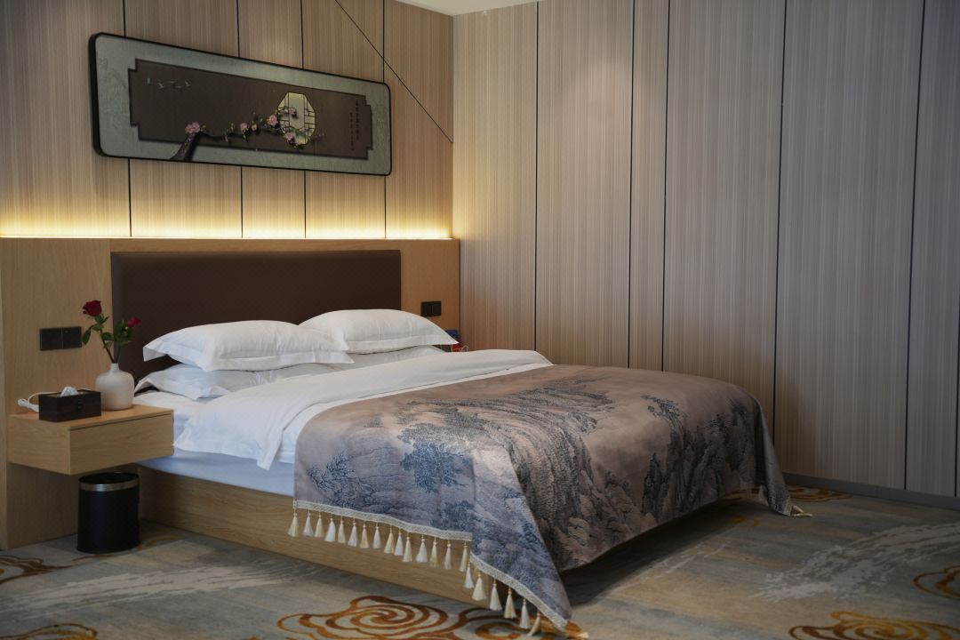 Dream |rumenglingshanmen Hotel (Hefeng Plaza, Shengeng Park Center Branch)