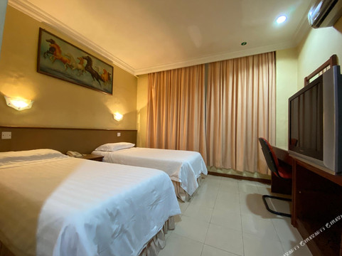 OYO 89958 Hotel Umimas