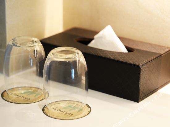 The Signature Hotel Airport Room Type - Deluxe Pool View