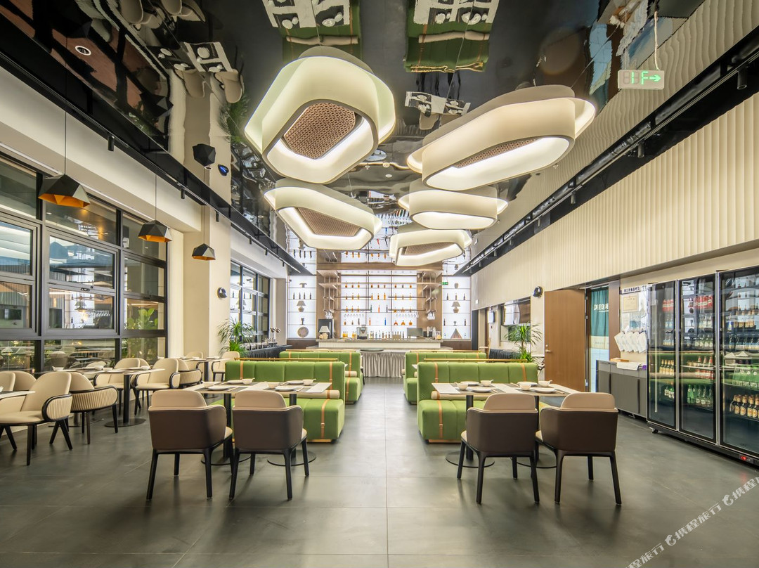 澄江市曼程酒店（仙湖路体育运动公园店）
