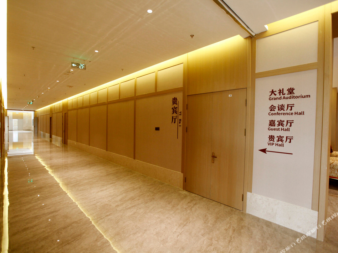 图们泊思商务酒店