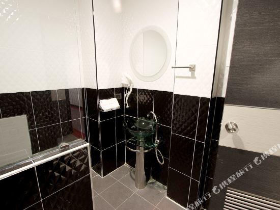 Sakura Sky Residence Room Type - Standard Double or Twin Room 