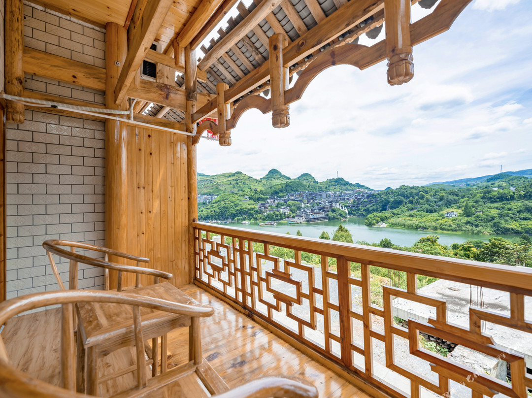 芙蓉镇南岸无敌全景观瀑客栈