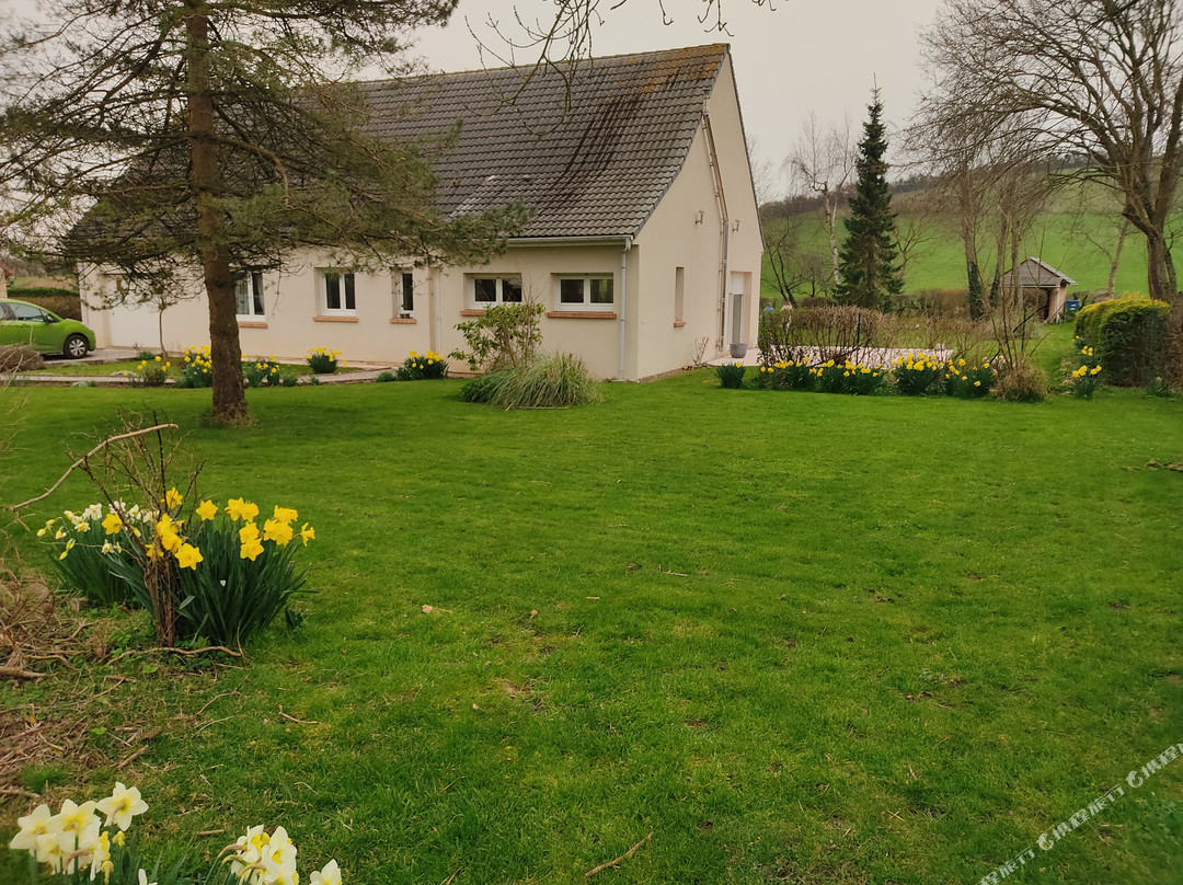 AU Pied de La Colline