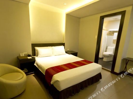 Castle Peak Hotel Room Type - Grand Superior Room Without Window
