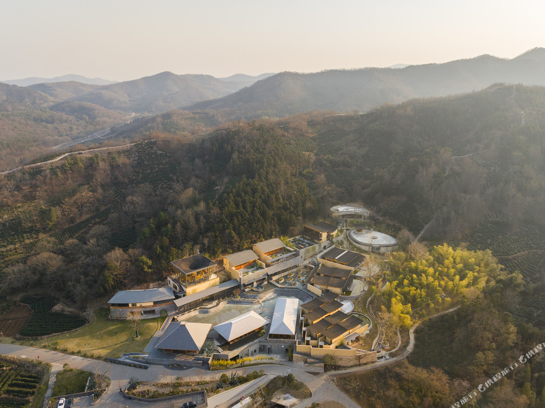 庐江南山君柠野奢温泉度假酒店