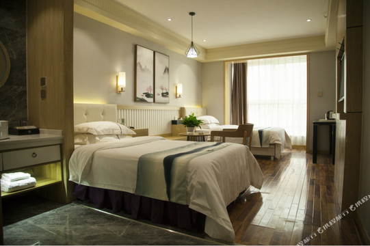 新乡昆仑乐居商务酒店辉县店