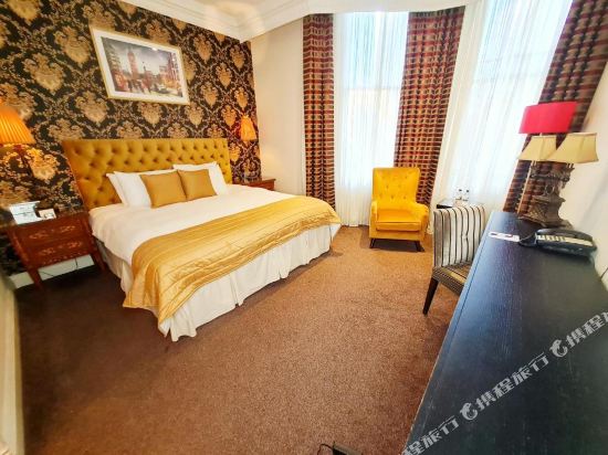 Ashburn Hotel Room Type - King Double Room