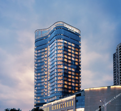 宁波北仑世茂希尔顿逸林酒店