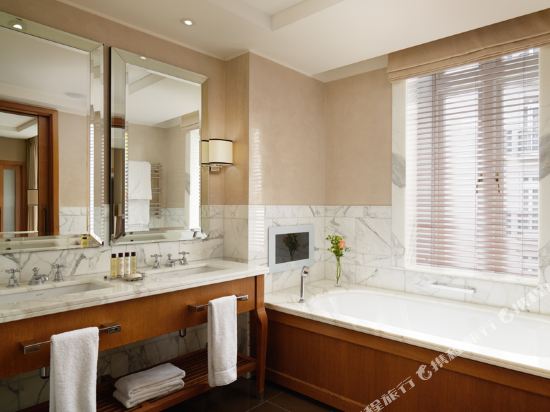 Corinthia London Room Type - Whitehall Suite