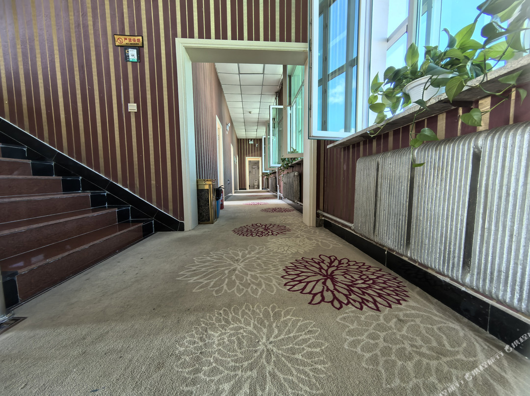 多伦雄风宾馆