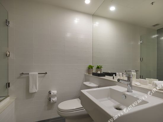 Causeway 353 Hotel Room Type - Deluxe Twin Suite with Spa Bath Causeway 353 Hotel Room Type - Deluxe Twin Suite with Spa Bath