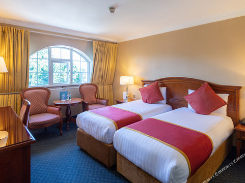 Killarney Avenue Hotel